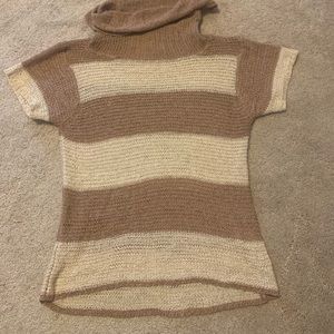Sweater tan and ivory. NEW women size L fitted. Great quality.